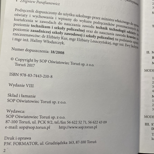 Modelowanie form odzieży damskiej - Elżbieta Stark