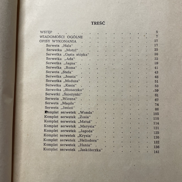 Serwety wykonane na drutach - Wera Tuszyńska
