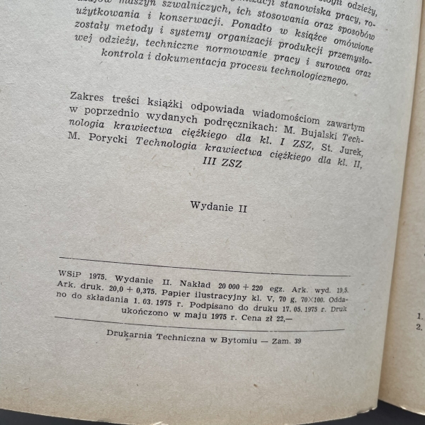Krawiectwo. Podręcznik technologii dla ZSZ - Marian Bujalski