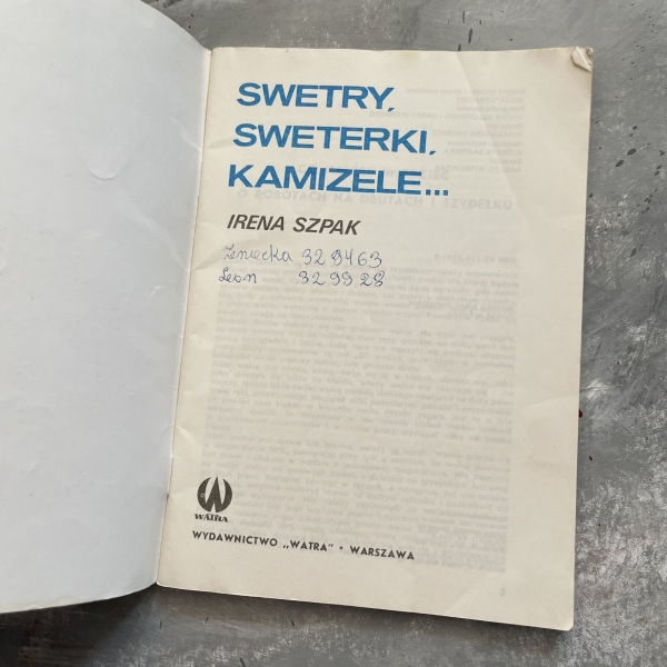 Swetry, sweterki, kamizelki... - Irena Szpak