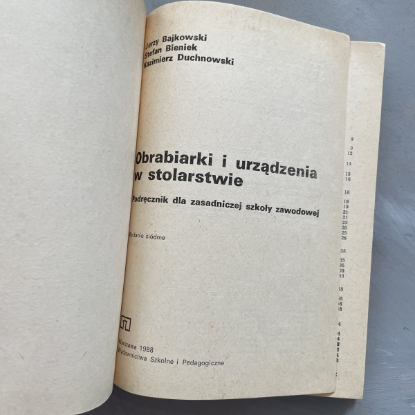 Obrabiarki i urządzenia w stolarstwie - Jerzy Bajkowski