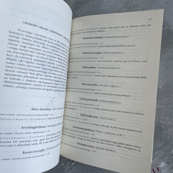 Przewodnik ziołolecznictwa ludowego - Eugeniusz Kuźniewski