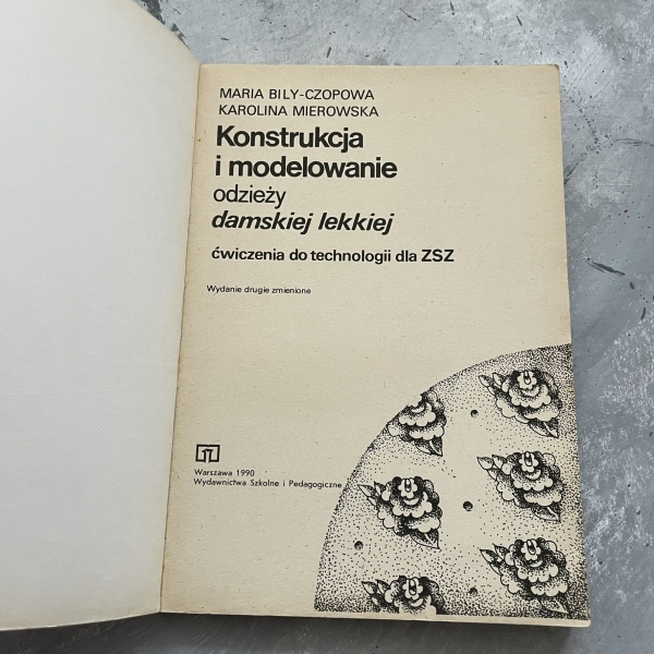Konstrukcja i modelowanie odzieży damskiej lekkiej - Maria Bily-Czopowa