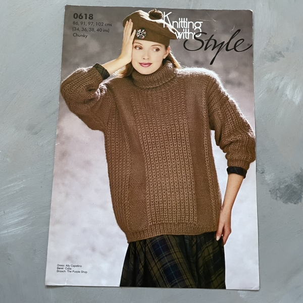 Knitting with Style  - 0618 - karta ze wzorem - sweter golf
