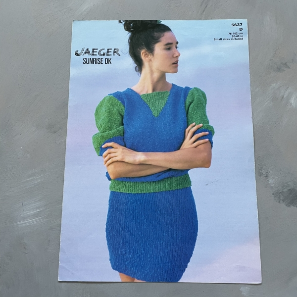 Jaeger Sunrise DK - 5637 - karta ze wzorem - Bluzka i spódniczka