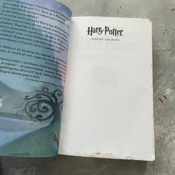 Harry Potter i więzień Azkabanu - J. K. Rowling