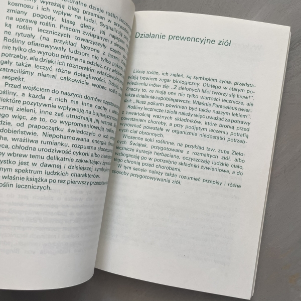 Astrologia i zioła. Recepty mądrych znachorek - Ilona Bergen, Manou Witko