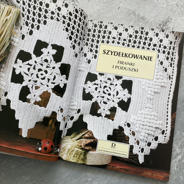 Szydełkowanie firanki i poduszki