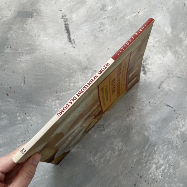 Wzory szydełkowe dla domu. Poduszki, firanki, serwetki, wykończenia