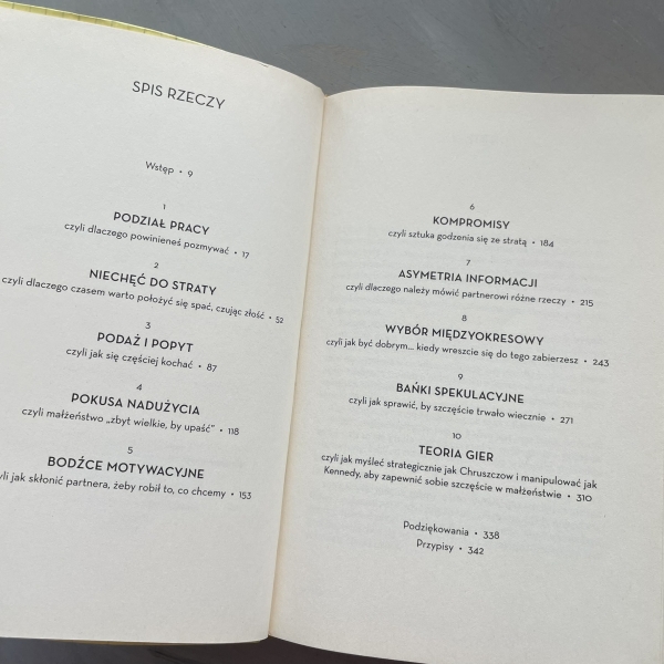 Ekonomia miłości. Szczęście w związku a zmywanie naczyń - Paula Szuchman